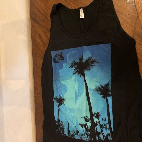 NWOT Black tank beachy blue palm trees - Picture 1 of 2